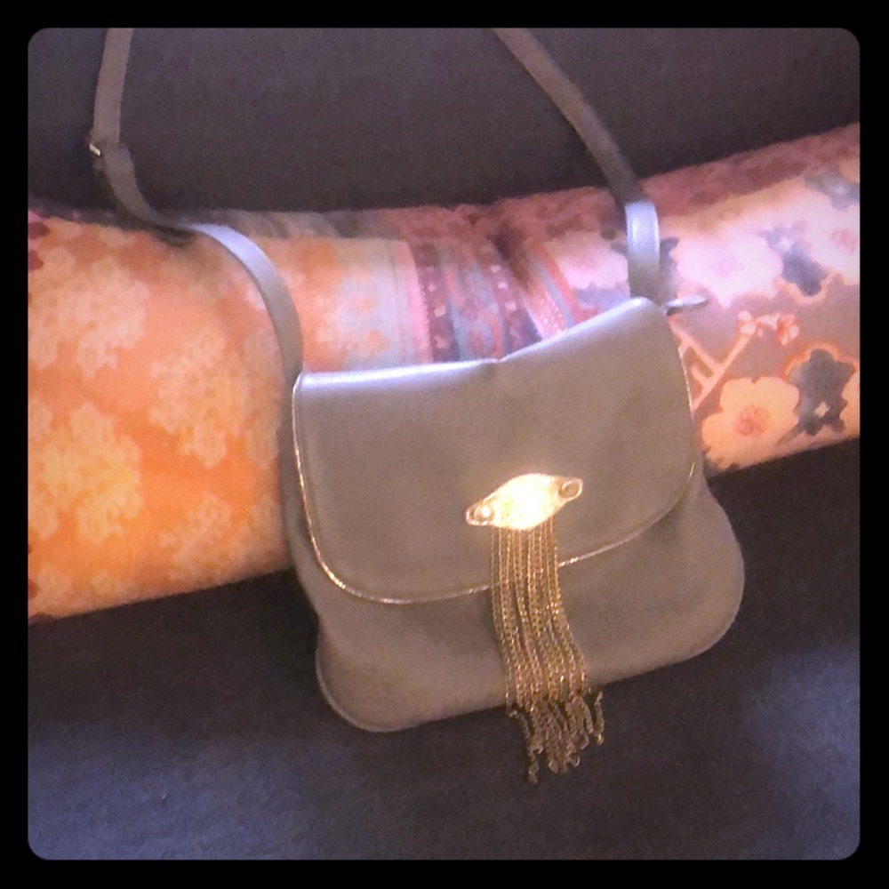 Gray shoulder bag with gold chains